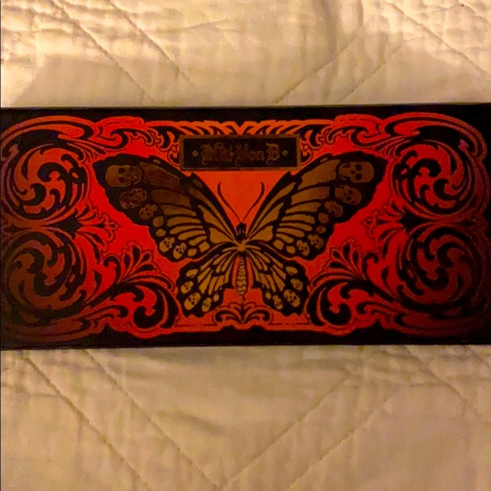 KAT VON D EYESHADOW PALETTE